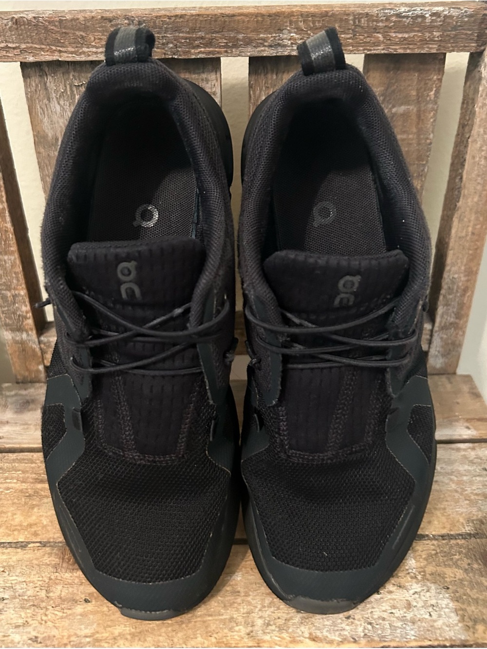 On Cloud Sky Youth Jet/All Black Sneakers Shoes 3YD11440485 – Size 3.5Y - Picture 3 of 6